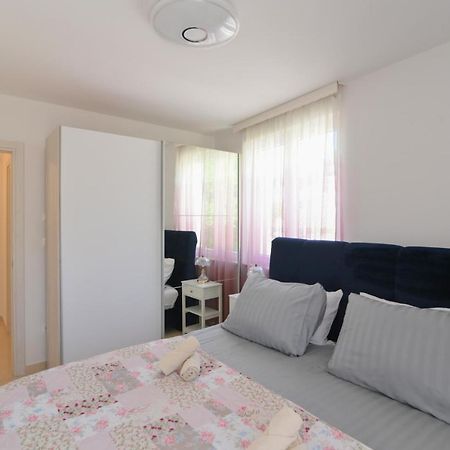Apartamento Apartman Iskra Rijeka Exterior foto