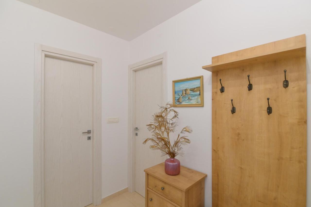 Apartamento Apartman Iskra Rijeka Exterior foto